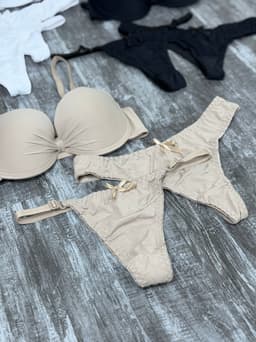 Conjunto de ropa interior - imagen