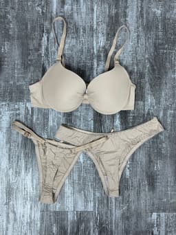 Conjunto de ropa interior - imagen