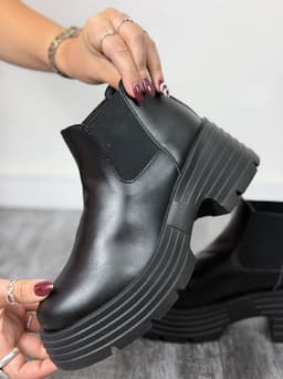 Botas borcego de ecocuero con elastico - imagen