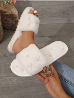 Pantuflas de peluche coquette - imagen