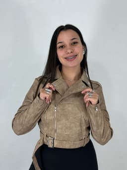 Campera cuerina con cinto - imagen