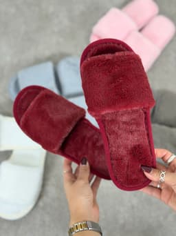 Pantuflas de peluche - imagen