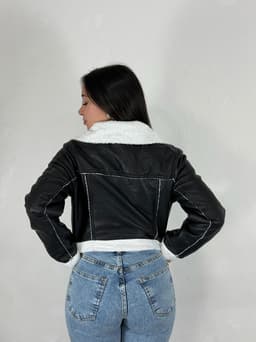 Campera Simil Cuero con Corderito Iris - imagen