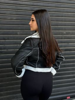 Campera Simil Cuero con Corderito Iris - imagen