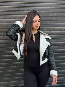 Campera Simil Cuero con Corderito Iris - imagen