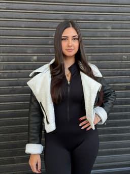 Campera Simil Cuero con Corderito Iris - imagen