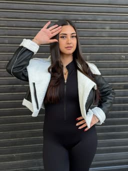 Campera Simil Cuero con Corderito Iris - imagen