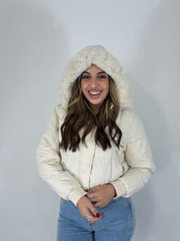 Campera Puffer Cropped con Capucha Irina - imagen