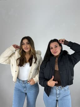 Campera Puffer Cropped con Capucha Irina - imagen