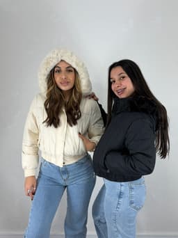 Campera Puffer Cropped con Capucha Irina - imagen