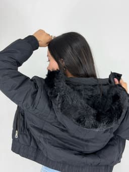 Campera Puffer Cropped con Capucha Irina - imagen