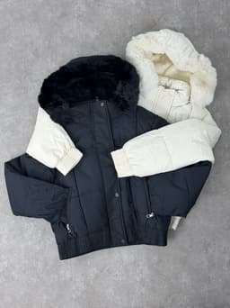 Campera Puffer Cropped con Capucha Irina - imagen