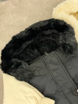 Campera Puffer Cropped con Capucha Irina - imagen