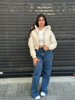 Campera Puffer Cropped con Capucha Irina - imagen