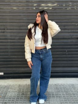 Campera Puffer Cropped con Capucha Irina - imagen