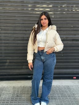 Campera Puffer Cropped con Capucha Irina - imagen