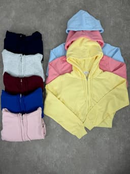 Campera con Capucha y Cierre Kaia