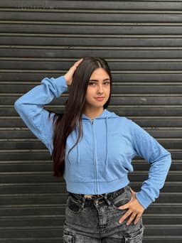Campera con Capucha y Cierre Kaia - imagen
