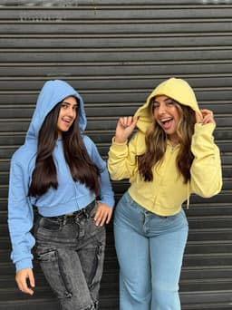 Campera con Capucha y Cierre Kaia - imagen