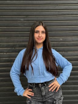Campera con Capucha y Cierre Kaia - imagen