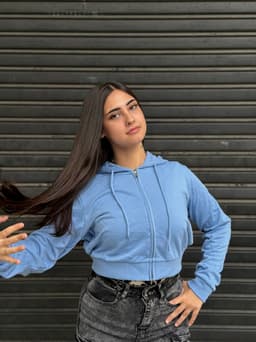 Campera con Capucha y Cierre Kaia - imagen