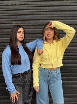 Campera con Capucha y Cierre Kaia - imagen