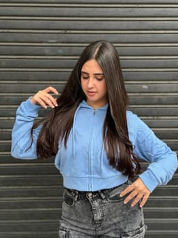 Campera con Capucha y Cierre Kaia - imagen