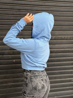 Campera con Capucha y Cierre Kaia - imagen