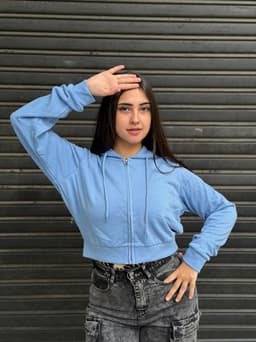 Campera con Capucha y Cierre Kaia - imagen