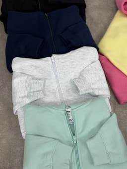 Campera Cierre y Capucha Karla - imagen
