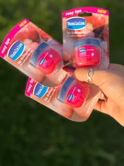 Vaselina Rose para labios - imagen