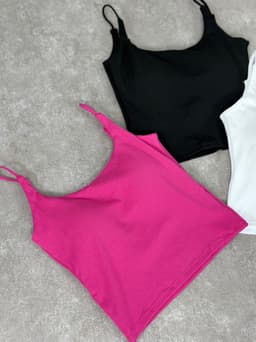 Musculosa Naia - imagen