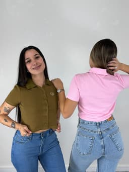 Top remera con botones - imagen