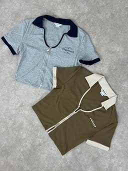 Top remera con cierre - imagen