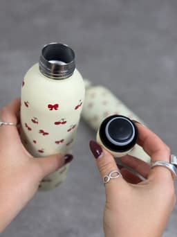 Botella termica con diseño cherry - imagen
