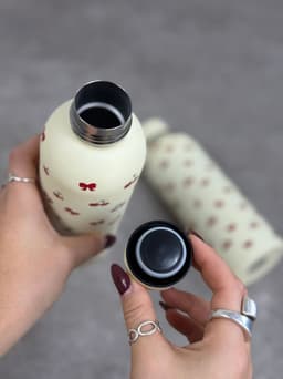 Botella termica con diseño cherry - imagen