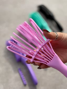 Cepillo desenrredante flexible - imagen