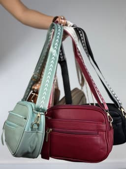 Cartera bandolera con correa - imagen