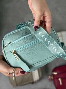 Cartera bandolera con correa - imagen