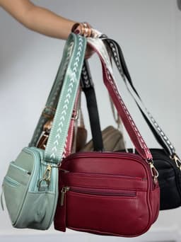 Cartera bandolera con correa - imagen