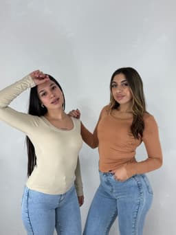 Remera afelpada con push up Stella - imagen