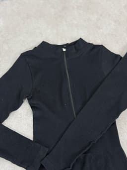 Catsuit Acanalado con Cierre Frontal Nora por mayor ($690 c/u mínimo 6 unidades) - imagen