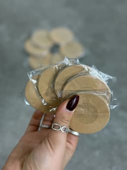 Pezoneras Paquete con 100 paquetitos de 5 pares por mayor ($10 c/u mínimo 100 unidades) - imagen