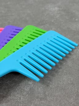 Peine para cabello por mayor ($20 c/u mínimo 12 unidades) - imagen