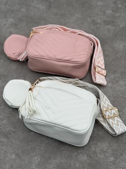 Cartera Bandolera con correa y monedero por mayor ( Pack de 12 a $ 195 c/u ) - imagen