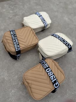 Cartera Bandolera con correa por mayor ( Pack de 12 a $ 190 c/u ) - imagen
