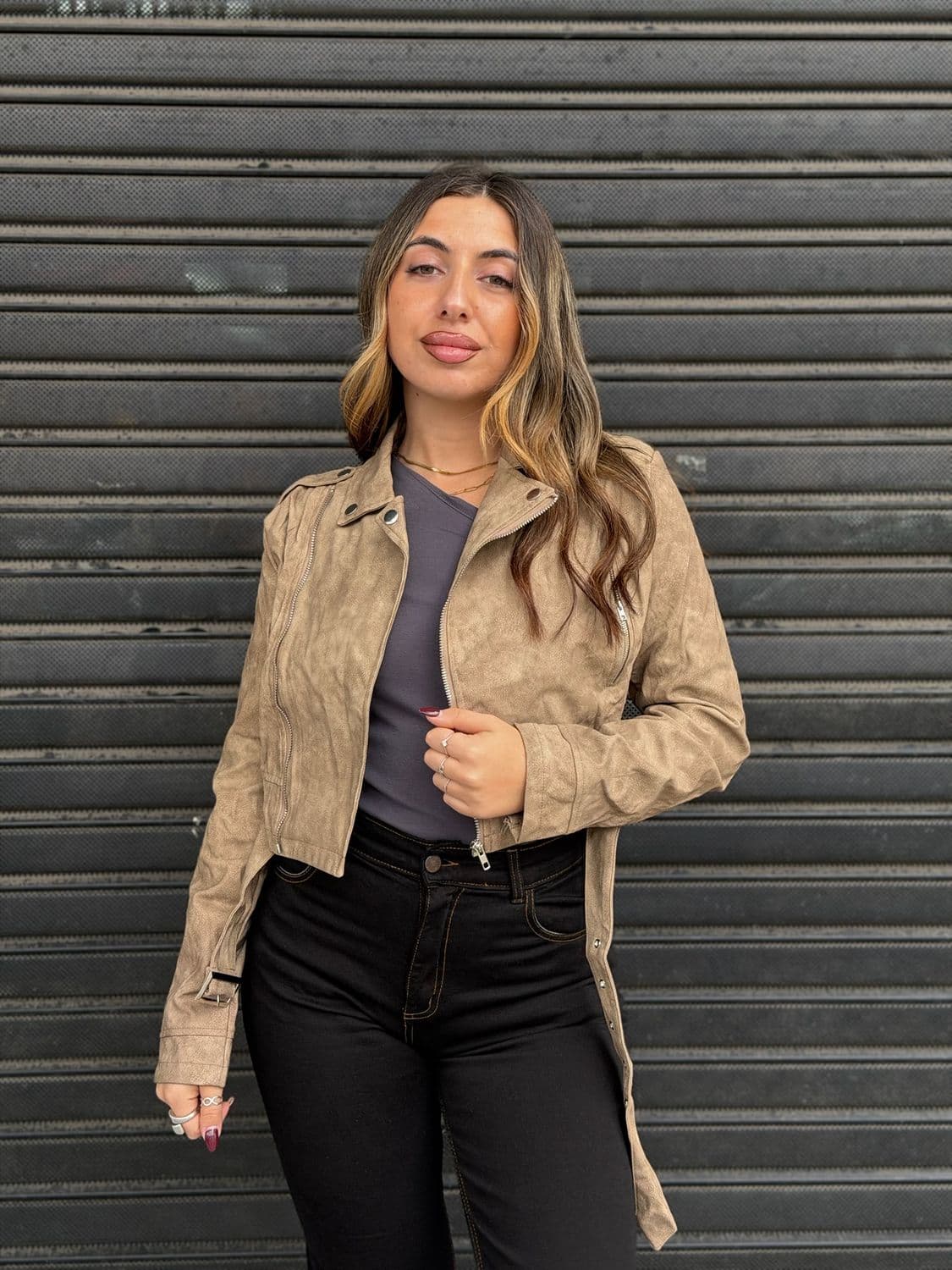 Campera cuerina con cinto por mayor ( Pack de 12 a $ 890 c/u )