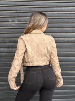 Campera cuerina con cinto por mayor ( Pack de 12 a $ 890 c/u ) - imagen