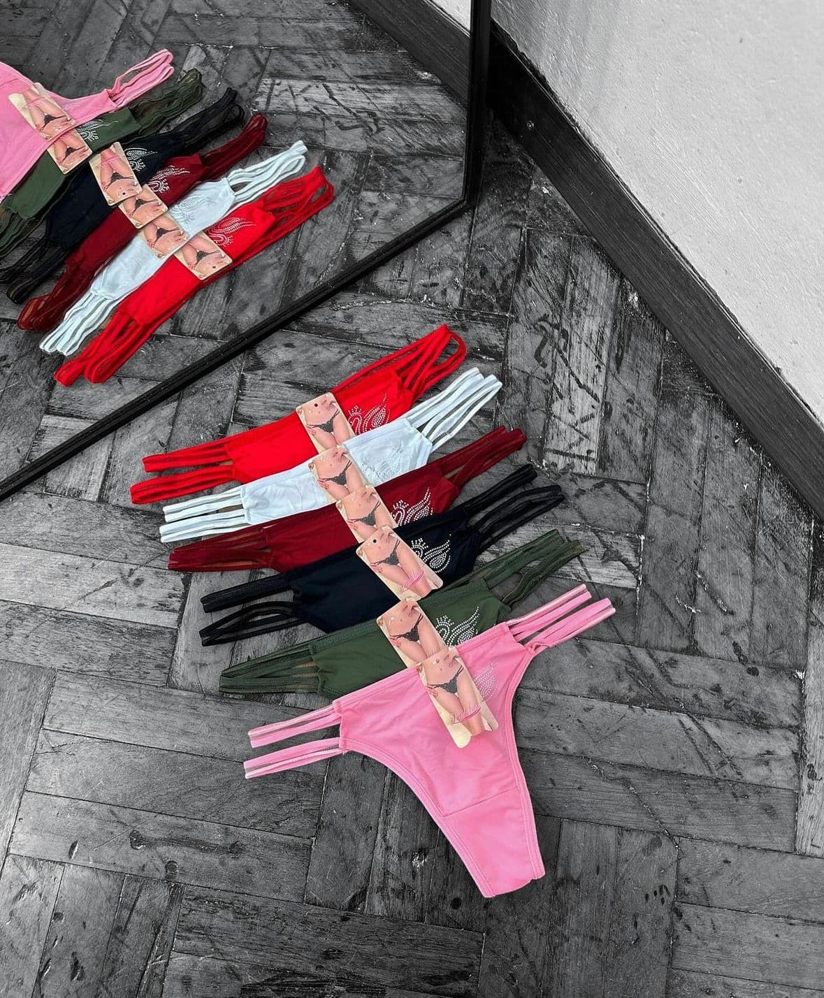 Colaless LUREX (1 x $100)