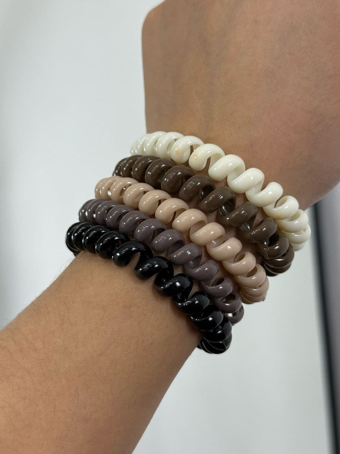 Paquete de colitas torcidas anti quiebre COLORES VARIADOS X MAYOR ($30 c/u paquete minimo de 12 set)
